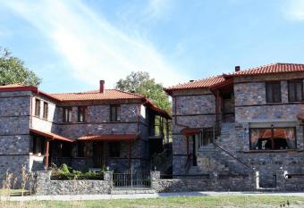 Zeidoro has rooms with a private hot tub