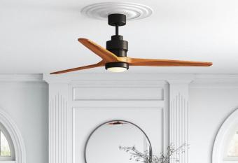 Queen Anne's Revenge has rooms with a private hot tub