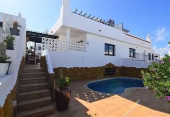 Coco Surfhouse - Coworking Coliving has Balcony rooms