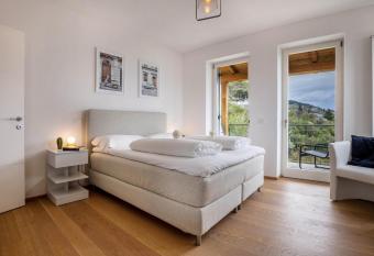 Residence La Villa Fewo Cristallo has Balcony rooms