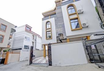 Collection O The Transit allows 18 year olds to book a room