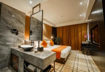 OCEAN HOTEL has Balcony rooms