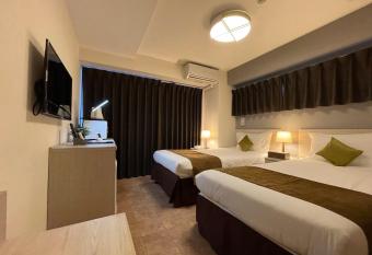                         1    has Balcony rooms