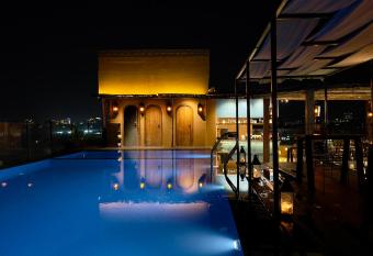 Historia Royal allows 18 year olds to book a room