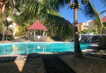 3 bedrooms bungalow with sea view shared pool and furnished garden at Palmar has Balcony rooms