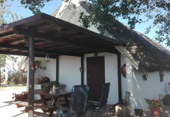 La Barraca d en Salvador allows 18 year olds to book a room