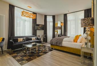 BS Boutique Hotel allows 18 year olds to book a room