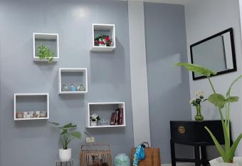 Casa Erelle -1 Bedroom guest house w/ modern kubo has Balcony rooms