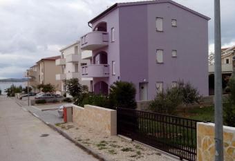 Apartments Teami has Balcony rooms