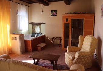 Hotel Relais Palazzo di Luglio allows 18 year olds to book a room