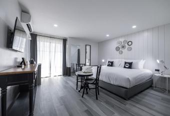 Blu Monkey Boutique Bangsaen has Balcony rooms