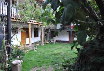 Las Orquideas Ollantaytambo allows 18 year olds to book a room
