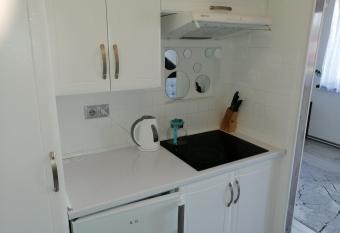 Apartament Skawina allows 18 year olds to book a room