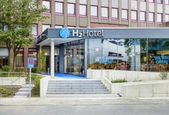 H2 Hotel D  sseldorf Seestern allows 18 year olds to book a room