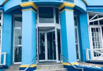 The Humewood Hotel allows 18 year olds to book a room