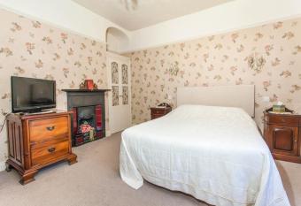 The Garden House allows 18 year olds to book a room