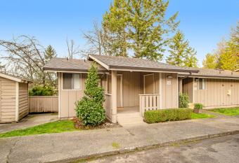 Harborview Haven has Balcony rooms