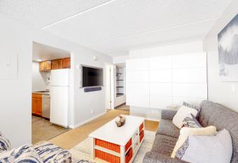 West Lake Lodge 309 has Balcony rooms