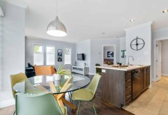 INITIAL - EXPLORATEUR - Chutes-Montmorency has Balcony rooms