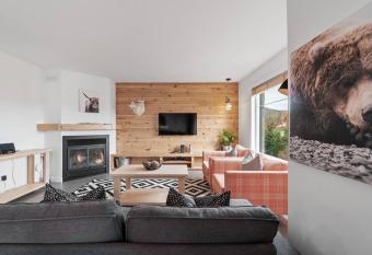 INITIAL - GRIZZLY - Mont-Sainte-Anne has Balcony rooms