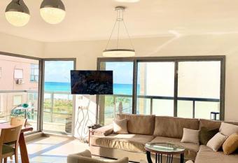 Luxury Bat Galim Nearby The Beach 3BR with balcony and SEA view has Balcony rooms