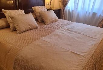 Al Molo di Sant Agostino allows 18 year olds to book a room