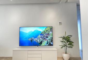 AGADIR BAY - LUXURY APARTMENT NEAR BEACH has Balcony rooms