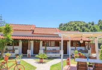 The El-ysium Experience has Balcony rooms