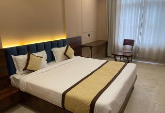 The Sarbati Palace has Balcony rooms