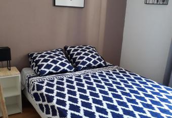 5 minutes des Ar  nes, parking, 6 couchages + 1 lit b  b   allows 18 year olds to book a room