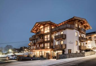 LaMonte Luxury Apartments has Balcony rooms