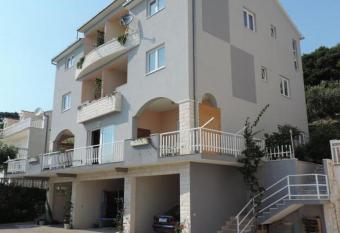 Apartment in Duce with sea view, balcony, air conditioning, W-LAN 5067-2 has Balcony rooms