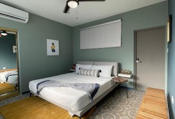 La Buena Vida Inn allows 18 year olds to book a room