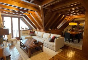 Baqueira Luxury House has rooms with a private hot tub