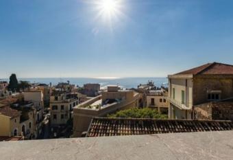 Al Teatro Antico Rooms & House has Balcony rooms