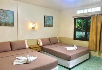 Coco s Guest House has Balcony rooms