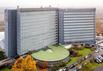 Crowne Plaza Milan Linate, an IHG Hotel allows 18 year olds to book a room