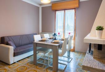 Loft in Centro con Camino - Sestola has Balcony rooms