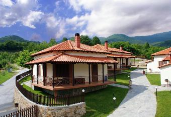 Karyon Apartments has Balcony rooms