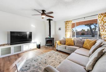 Wind Song Ranch has Balcony rooms