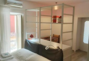 Casa AL CORSO Pozzuoli Centro has Balcony rooms