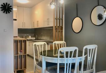 Serdjo apartment allows 18 year olds to book a room