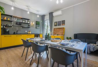 Al Quadrato allows 18 year olds to book a room