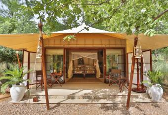 SUJ  N Sher Bagh has Balcony rooms