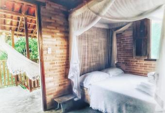 Pousada Bem-Viver na Vila de Ita  nas allows 18 year olds to book a room