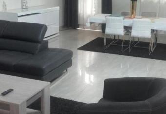 R  sidence Djily Mbaye has Balcony rooms