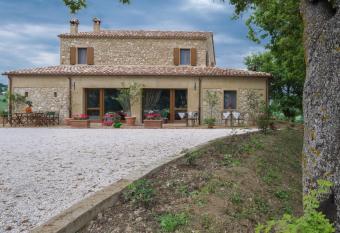 Ca  Maggio has Balcony rooms