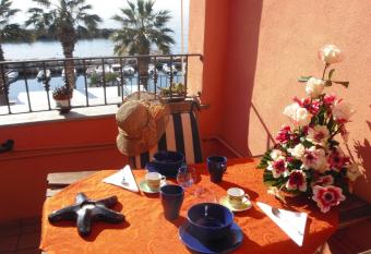 C   de Matag   has Balcony rooms