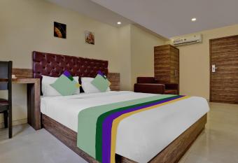 Treebo Trend Elegant CST allows 18 year olds to book a room