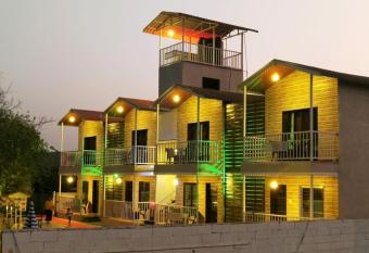 Royal Honey Resort has Balcony rooms